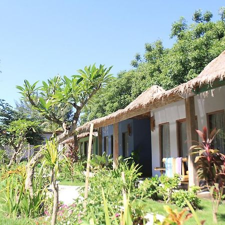 Maha Putri Bungalows 길리트라왕안 객실 사진
