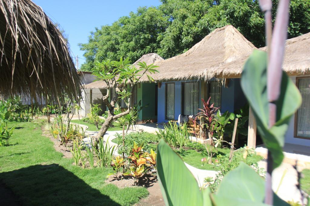 Maha Putri Bungalows 길리트라왕안 객실 사진